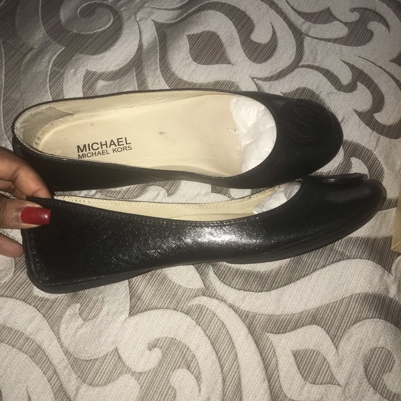 ❌ SOLD ❌ Michael Kors - Fulton Flat - Picture 3 of 4